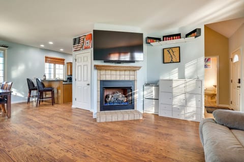 Hot Tub, Dock and Views Waterfront Home in Cadiz! House in Lake Barkley