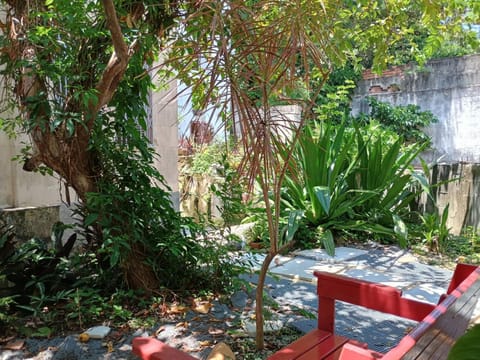 Quiet Old House with Garden in Botafogo House in Santa Teresa