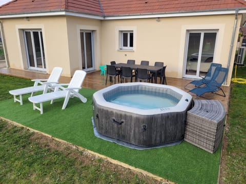 Patio, Garden, Hot Tub, Garden view, sunbed