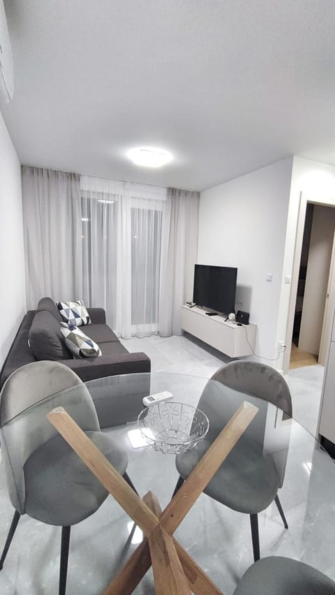 Lux Apartman Nina&Martina' New 2025- free garage parking Apartment in Split