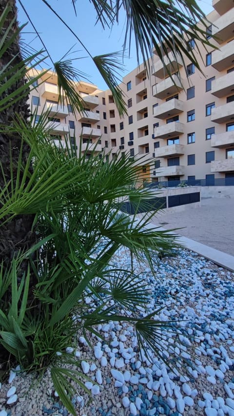 Lux Apartman Nina&Martina' New 2025- free garage parking Apartment in Split