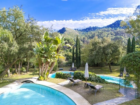Mountain view, Swimming pool, sunbed