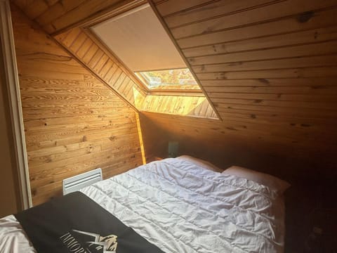 Appartement 2 Chambres - Proche Pistes et Commerces - FR-1-814-48 Apartment in Besse-et-Saint-Anastaise