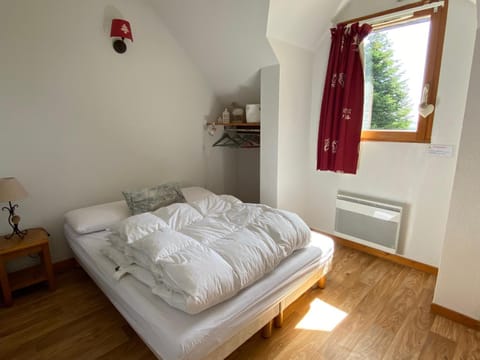 Duplex familial spacieux en pleine nature - FR-1-814-60 Apartment in Besse-et-Saint-Anastaise