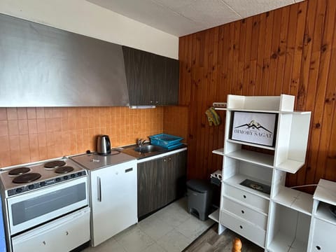 Appartement 2 pièces vue montagne, proche pistes et lac - FR-1-814-64 Apartment in Besse-et-Saint-Anastaise