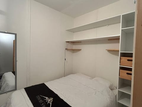 Superbe T2 Cabine avec Terrasse et Parking à Super Besse - FR-1-814-66 Cabin in Besse-et-Saint-Anastaise