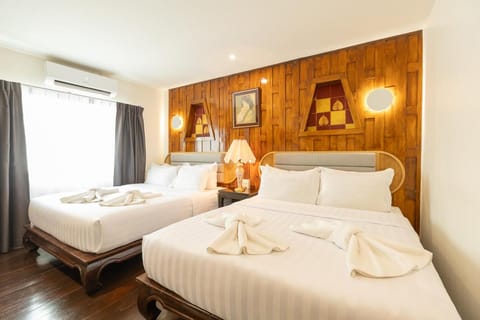 Bed, Photo of the whole room, Bedroom, towels, air conditioner