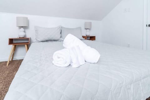 Family Fun house with pool and games House in Alabama