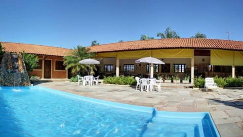 Patio, Day, Swimming pool