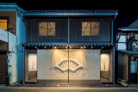 Property building, Facade/entrance, Night