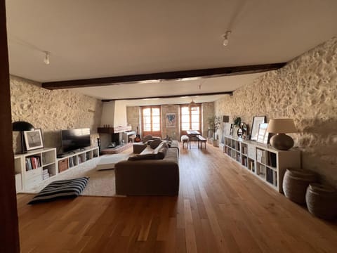 TV and multimedia, Living room, Seating area