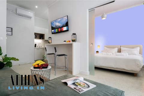 Bed, TV and multimedia, Living room, Photo of the whole room, Seating area, Dining area, Bedroom, kitchen, air conditioner