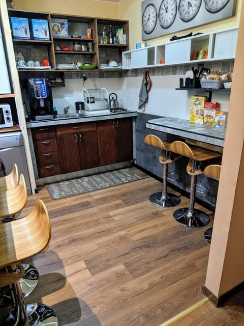 Kitchen or kitchenette, Communal kitchen, Breakfast