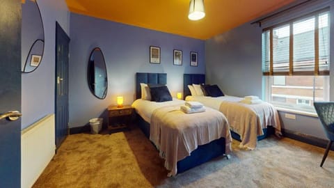 Unique 3Bed Home Free Parking Near Meadowhall Apartment in Rotherham