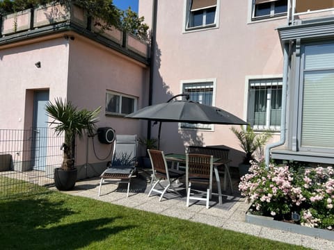 Garden, Balcony/Terrace