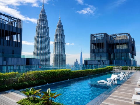 Property building, Day, Pool view, Swimming pool, sunbed