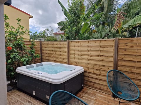 Patio, Hot Tub, Hot Tub, Spa and wellness centre/facilities