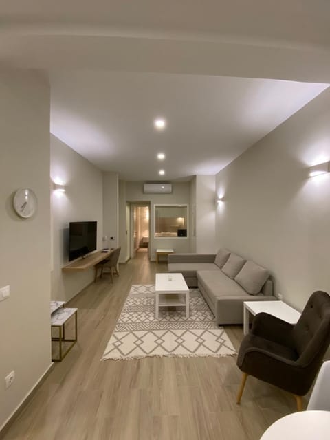 Communal lounge/ TV room, TV and multimedia, Living room, Seating area