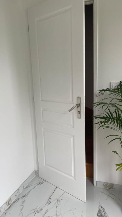 Maison type appartement 1ère étage Apartment in Île-de-France