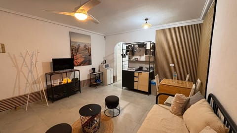 TV and multimedia, Kitchen or kitchenette, Living room, Dining area