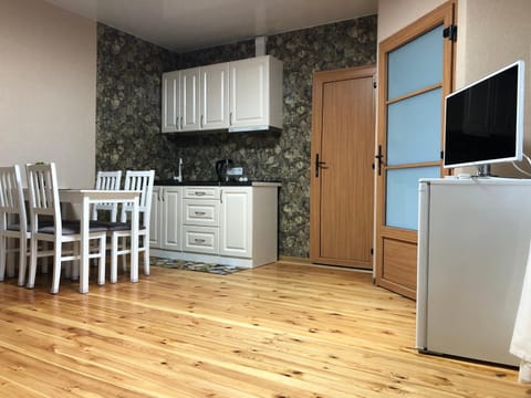 Day, Photo of the whole room