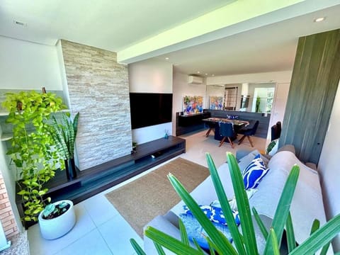 Communal lounge/ TV room, TV and multimedia, Living room, Seating area, Evening entertainment