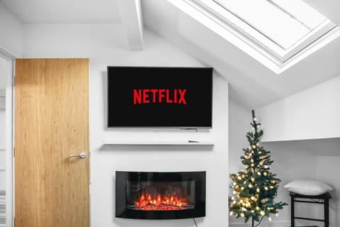 Communal lounge/ TV room, TV and multimedia