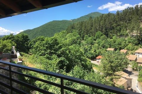 Balcony/Terrace, Mountain view