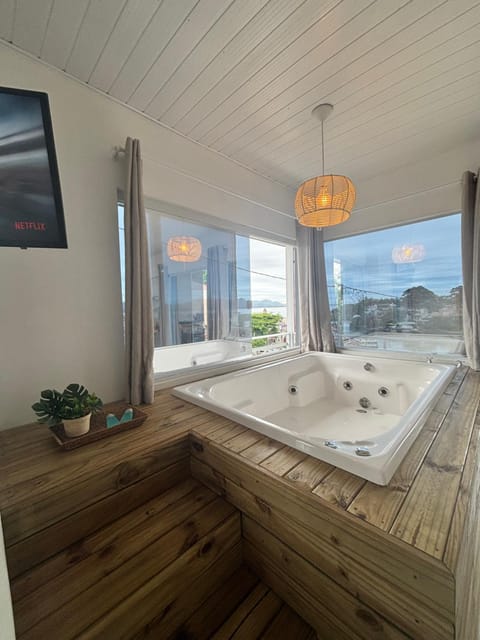 Natural landscape, Hot Tub, Bath