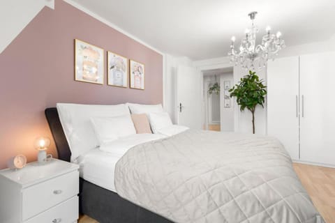 Best Value Central Location AC Free Parking Apartment in Zurich City