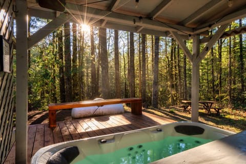 Stay Portland - Relaxing River Retreat House in Welches