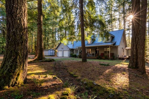 Stay Portland - Relaxing River Retreat House in Welches