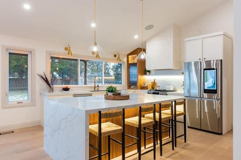 Kitchen or kitchenette, Dining area, dishwasher, oven, stove, toaster