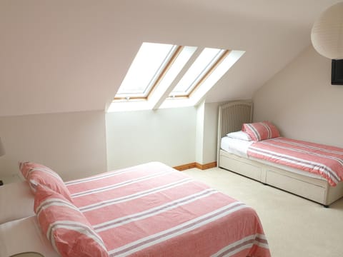 Bed, Photo of the whole room