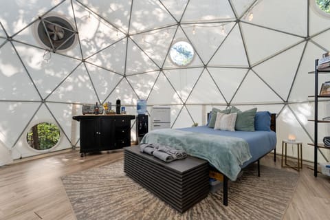 Campfire Hollow Luxury tent in Eagle Rock