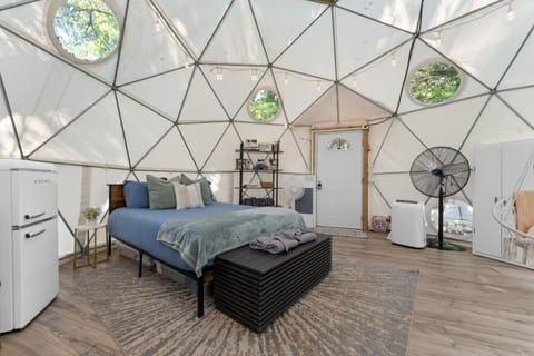Campfire Hollow Luxury tent in Eagle Rock