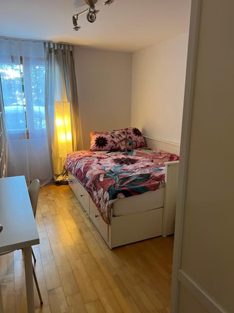 Gemütliches Doppelzimmer mit Dusche WC Bed and Breakfast in Canton of Grisons