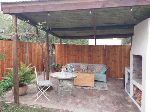 Thatch Cottage - The Little Gem Apartment in Western Cape