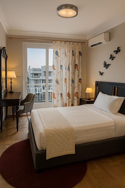 Bed, Seating area, Bedroom, air conditioner
