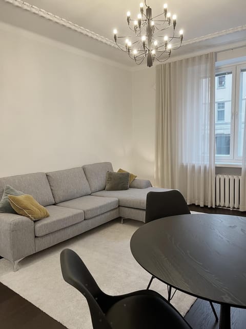 Hidden Gem with Private Sauna, In City Center Apartment in Helsinki