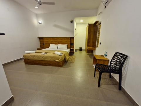 Bed, Photo of the whole room, Bedroom, air conditioner