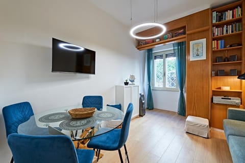 Communal lounge/ TV room, TV and multimedia, Decorative detail, furniture, locker