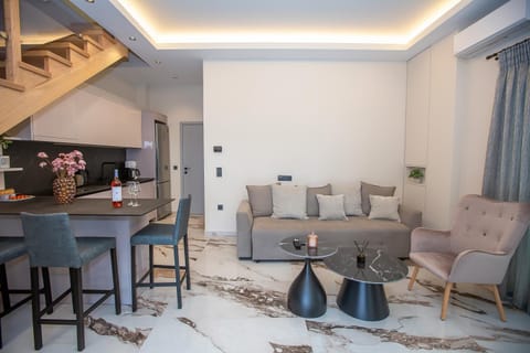 Kitchen or kitchenette, Living room, Seating area, Dining area