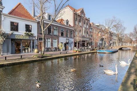 Studio aan de gracht Apartment in Delft