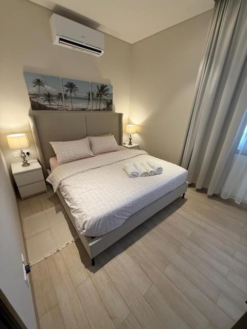 Bed, Photo of the whole room, Bedroom, towels, air conditioner