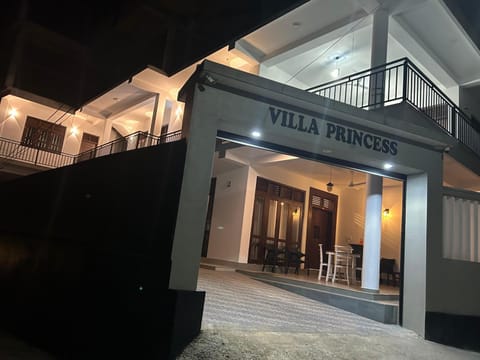 Property building, Facade/entrance, Night