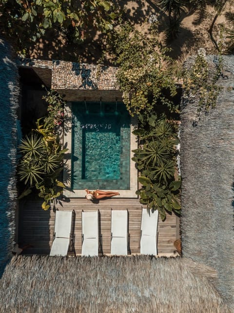Property building, Day, Garden, Seating area, Garden view, Swimming pool