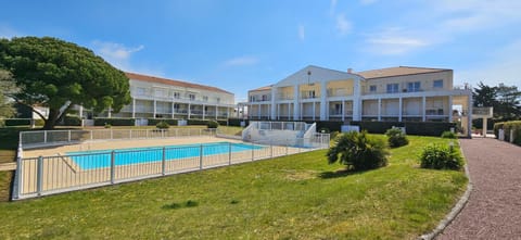 Pool view, Swimming pool, Swimming pool