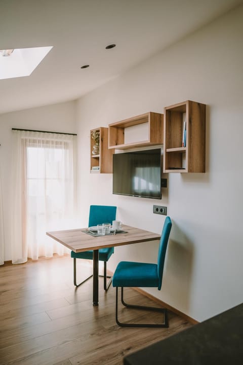 TV and multimedia, Seating area