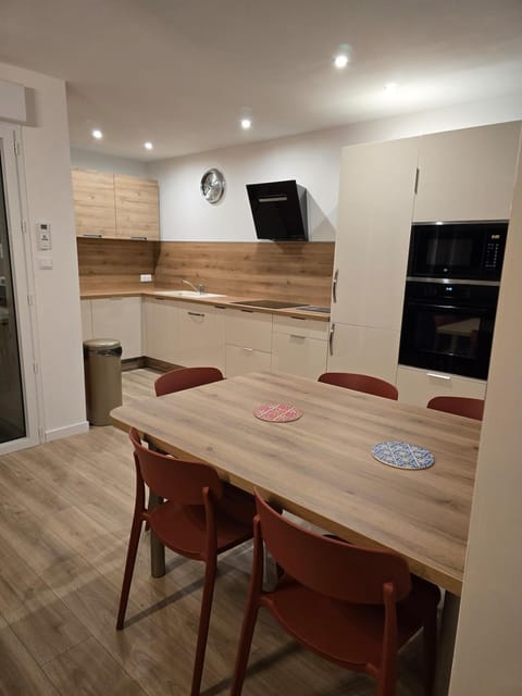 Dining area, oven, stove